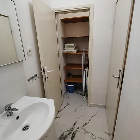 Appartement Studio-apartman Ella