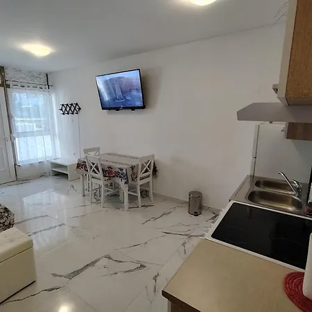 דירה Studio-apartman Ella פורץ