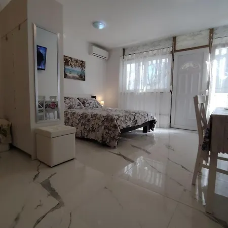 דירה Studio-apartman Ella *