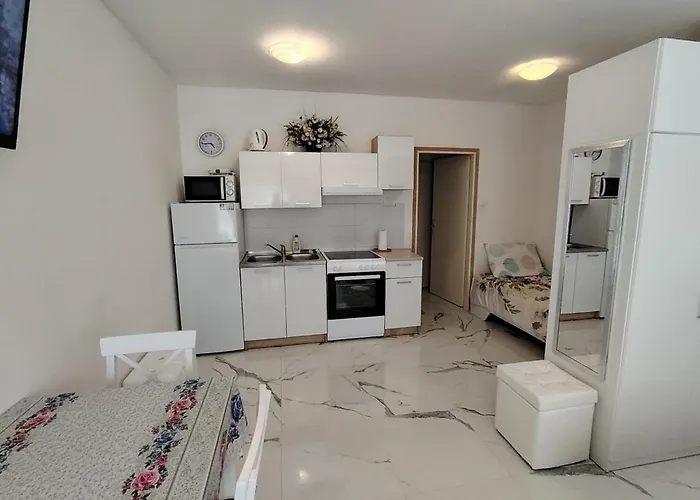 Apartamento Studio-apartman Ella Poreč